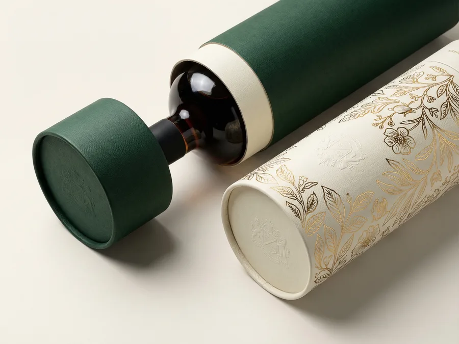 精品禮贈雙壁紙管包裝案例，燙金壓凸特種紋路紙包覆設計。